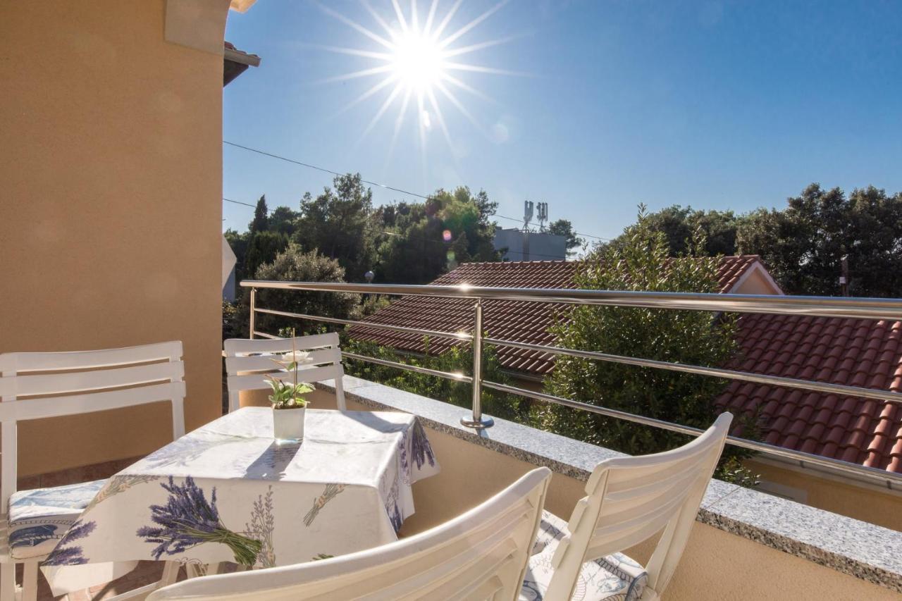 Apartments Mirjana * Central Location And Close To Beach Punat Extérieur photo